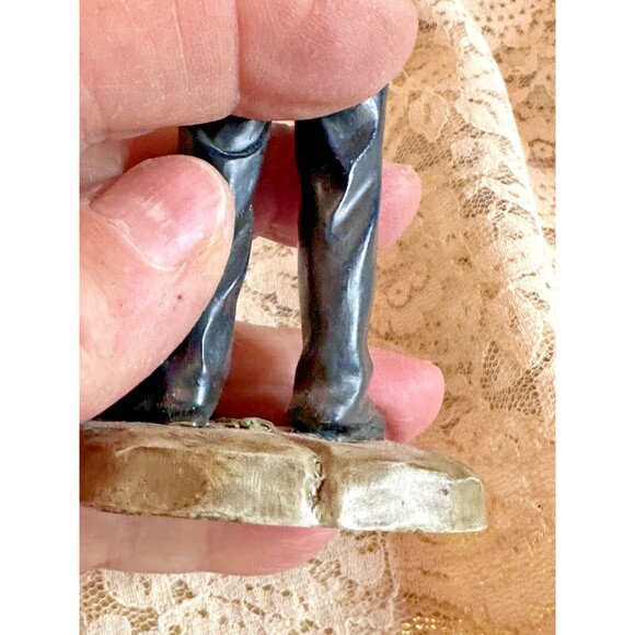 Vintage Harbour Lights Days Gone By "Keepers Chores" 1999 DG102 #366 Detailed - Picture 7 of 8